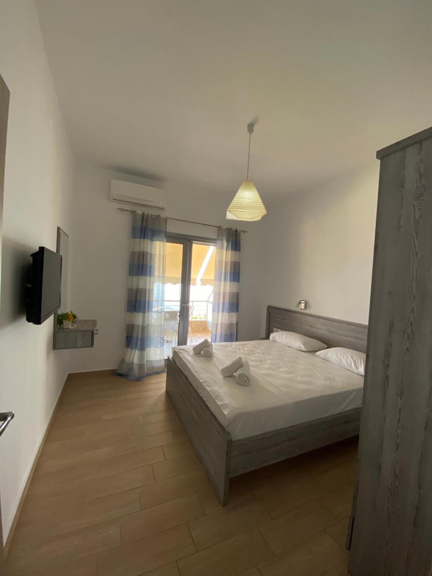 Blue Sea Apartments Qeparo Exterior photo